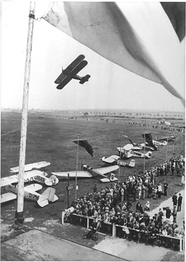 Deutsche Damenkunstflugmeisterschaft im Jahr 1930 auf dem Flugplatz Hangelar