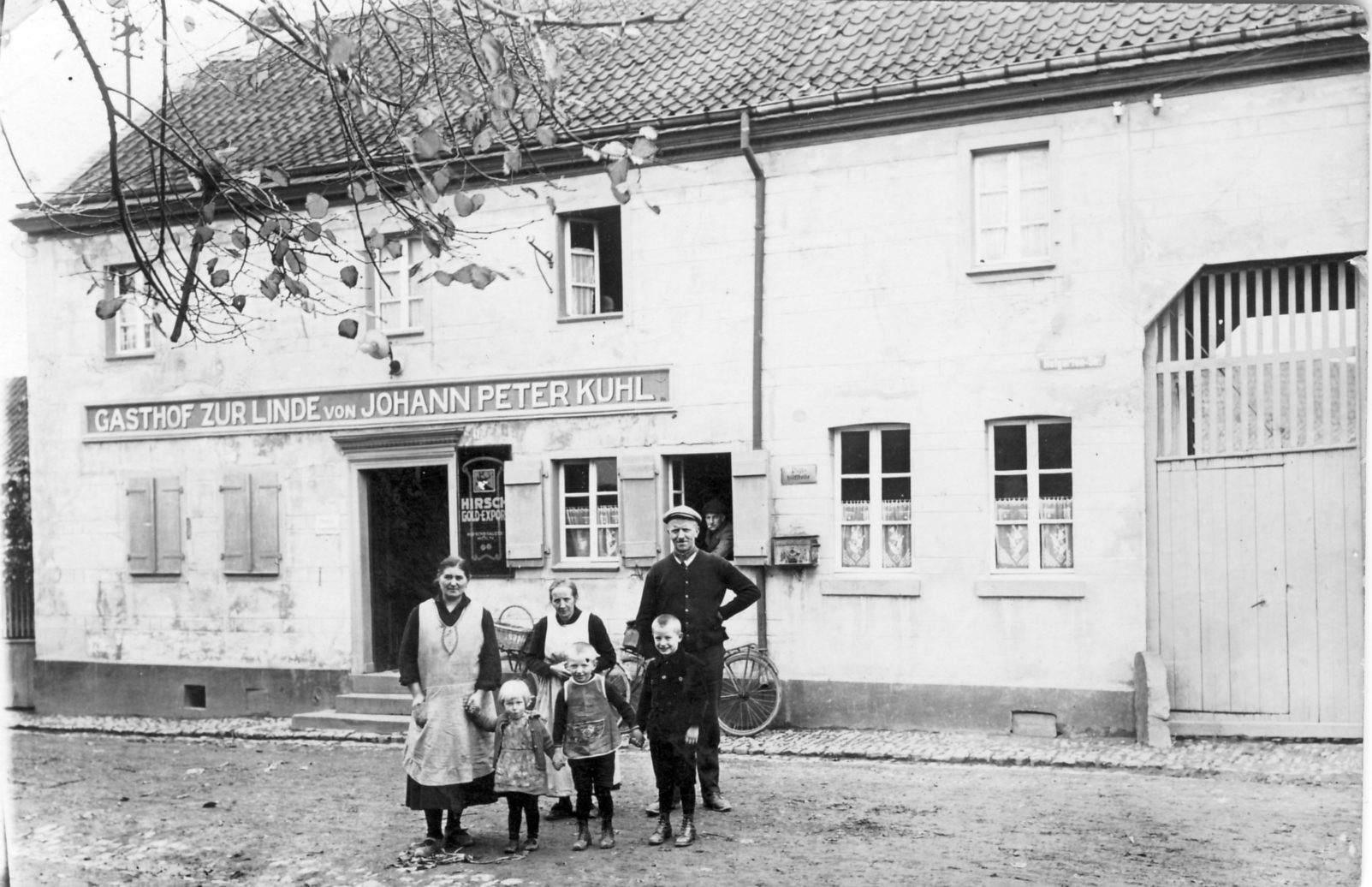 Gasthof zur Linde in Meindorf mit der Gastronomenfamilie Kuhl um 1928